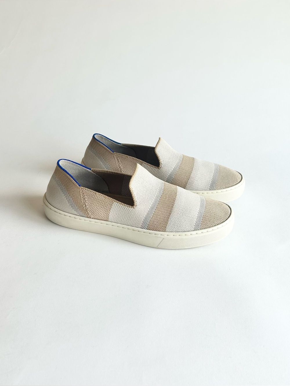 Rothy’s Cream Tan Blue Textile White Rubber Outsole Sneakers size 8